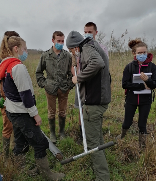 Étude des sols avec les étudiants de BTS Gestion et Protection de la Nature